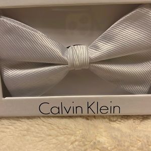 NWT Men’s White Bow Tie